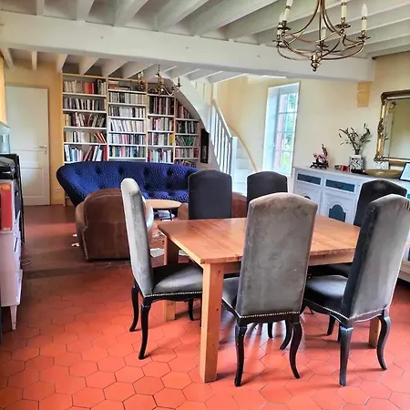 別荘 Maison Entiere Avec Piscine Chauffee 4p *